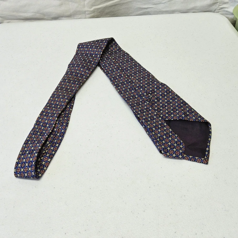 Handmade Silk Necktie Mens‎ Navy Blue Burgundy Geometric Medallion Made in USA